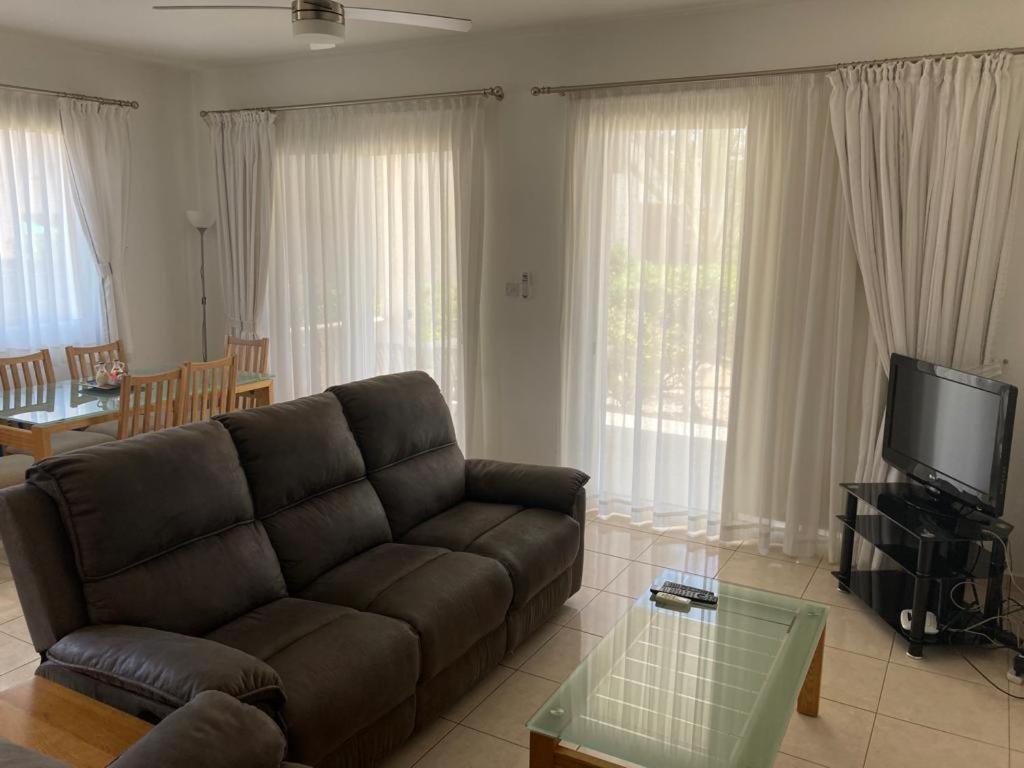Diana 49 Apartment Paphos Ngoại thất bức ảnh